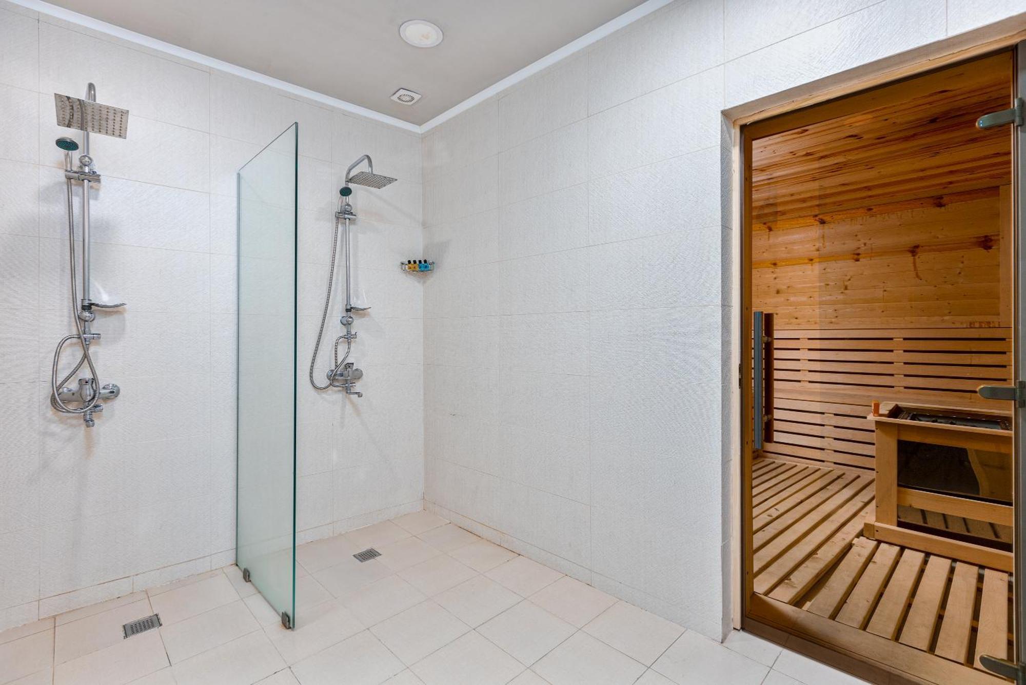 Alpine Lounge Boutique Hotel Kazbegi Eksteriør bilde