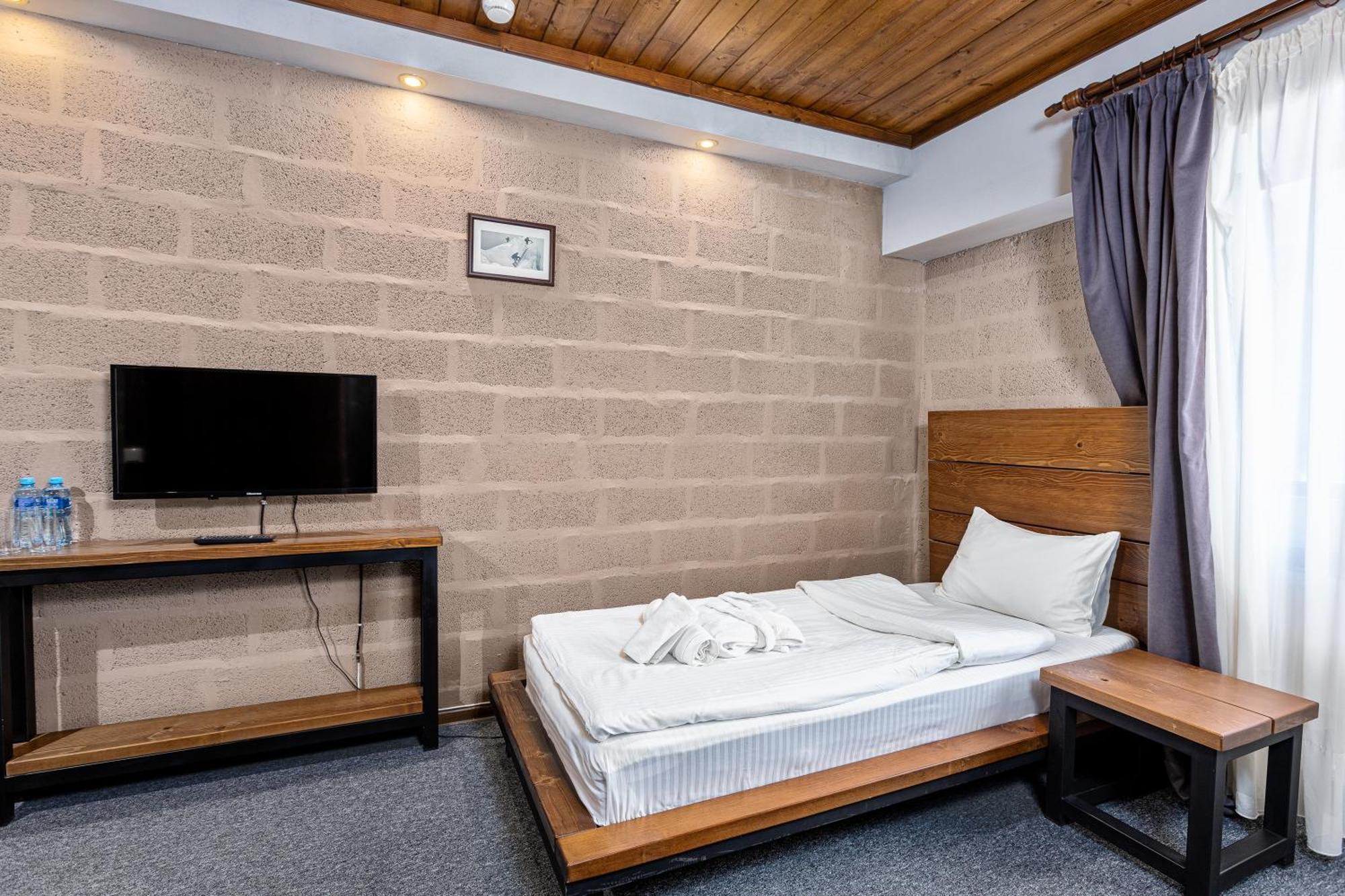 Alpine Lounge Boutique Hotel Kazbegi Rom bilde