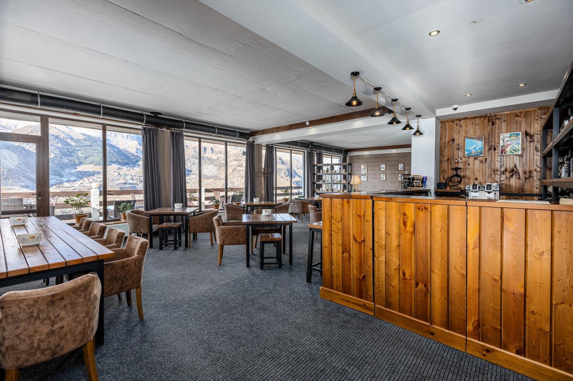 Alpine Lounge Boutique Hotel Kazbegi Eksteriør bilde