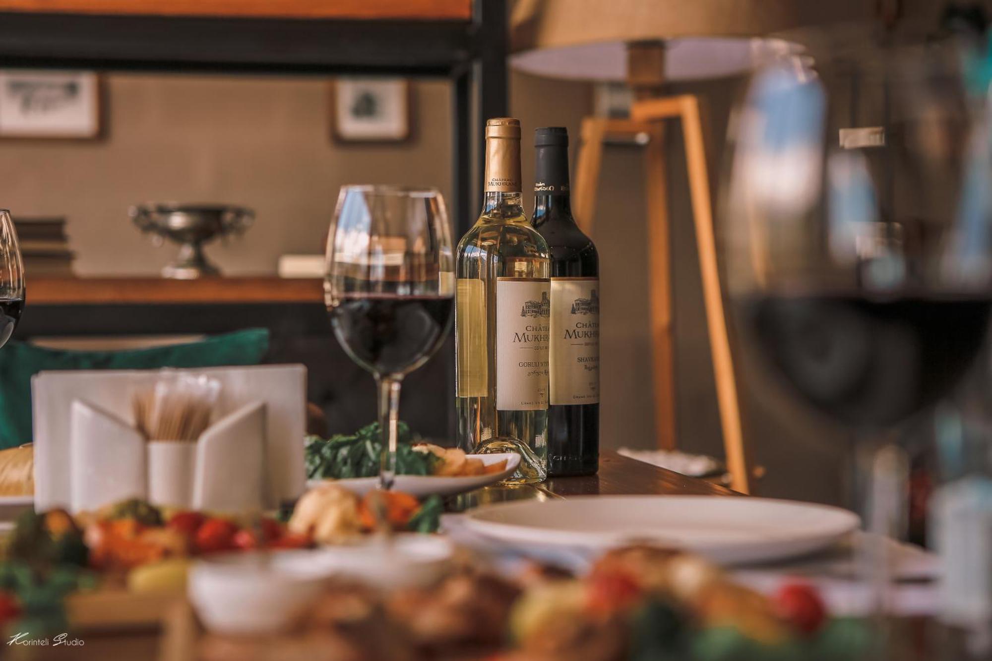 Alpine Lounge Boutique Hotel Kazbegi Eksteriør bilde