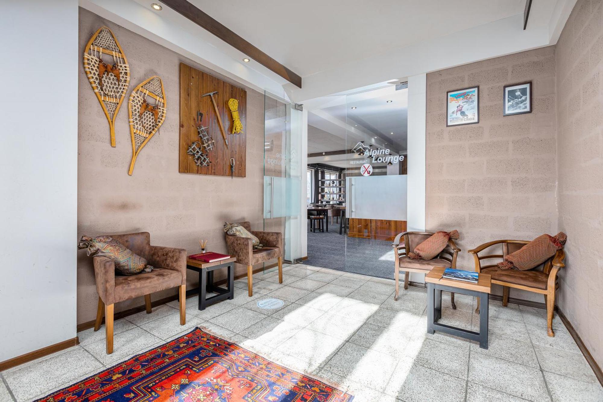 Alpine Lounge Boutique Hotel Kazbegi Eksteriør bilde