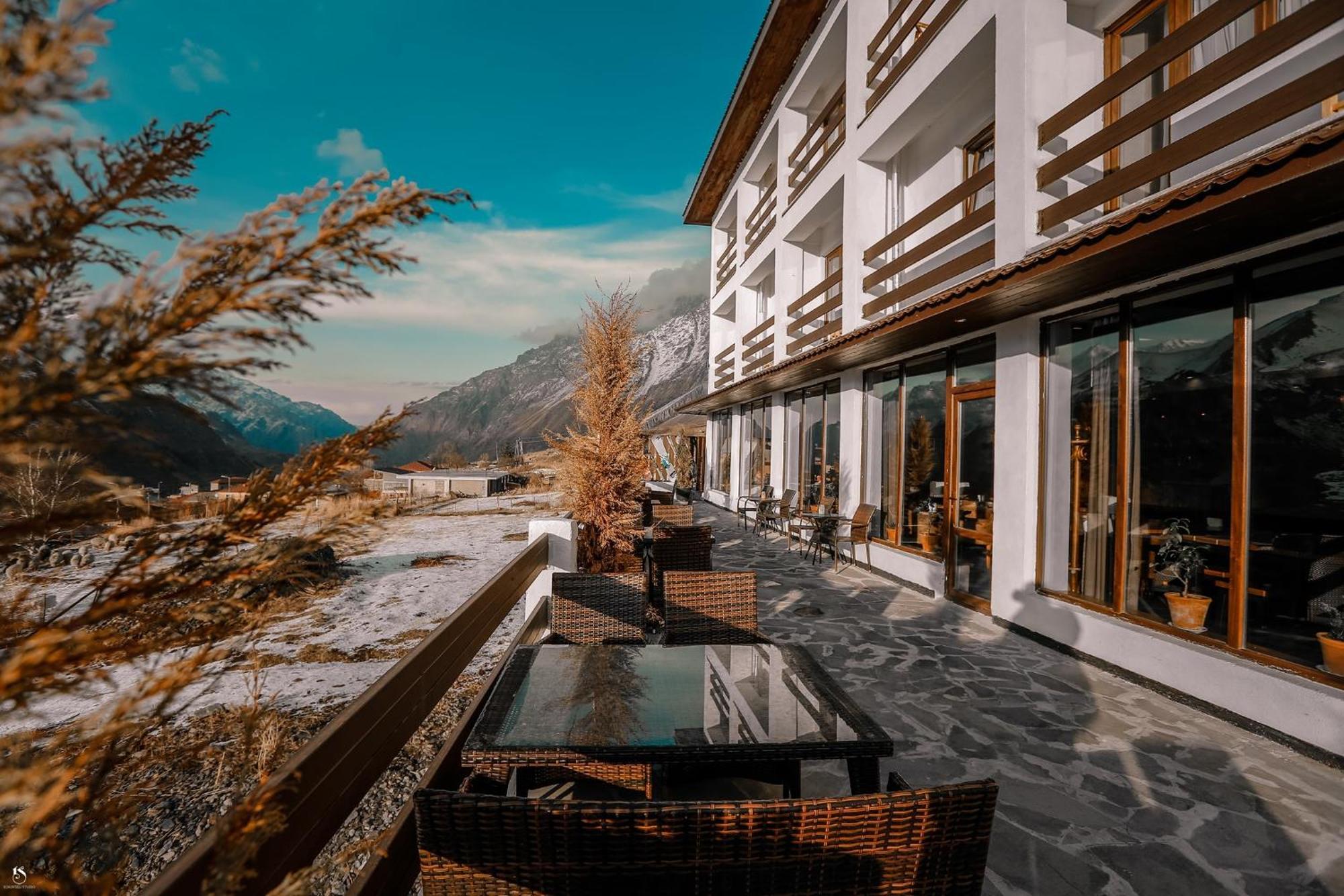 Alpine Lounge Boutique Hotel Kazbegi Eksteriør bilde