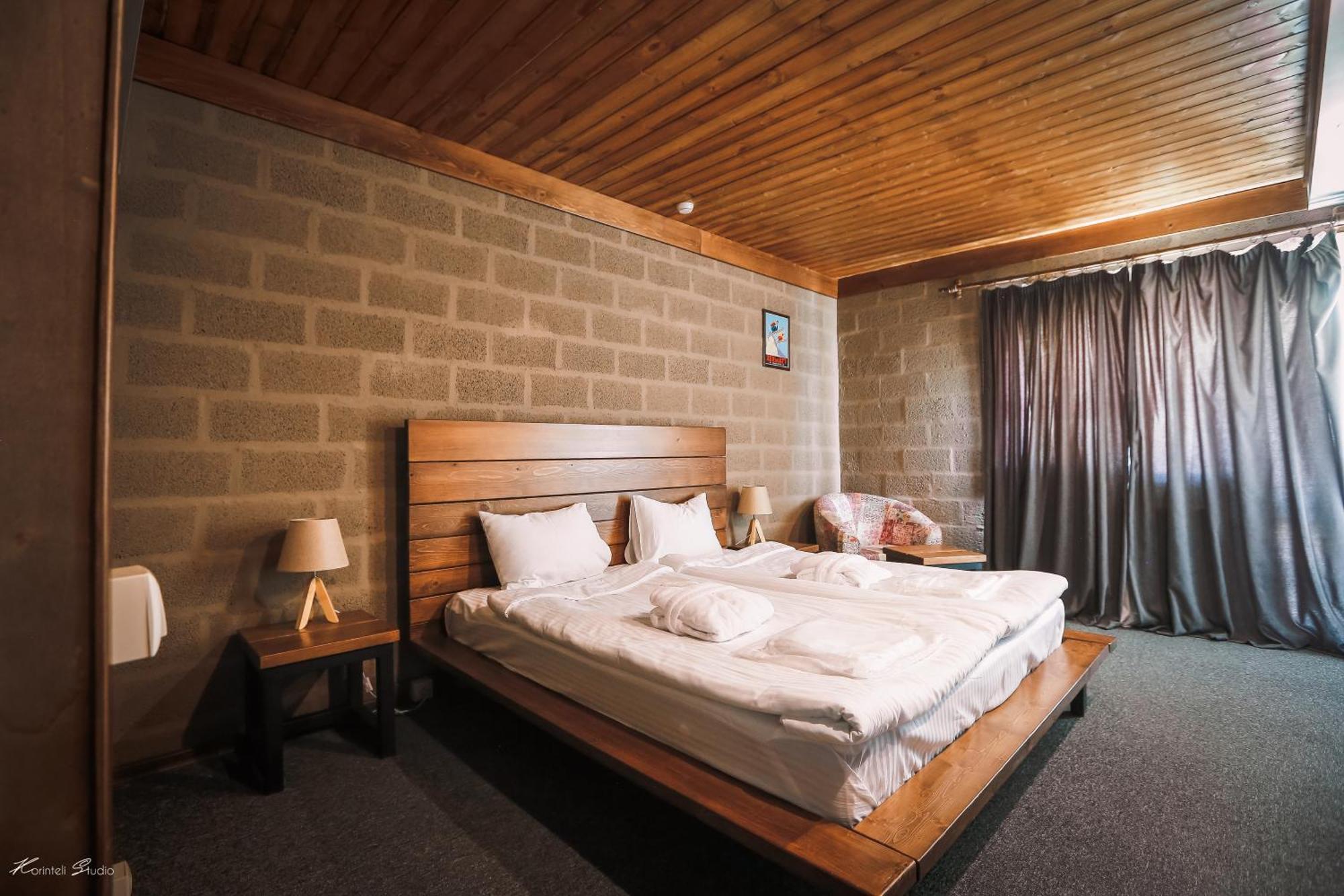 Alpine Lounge Boutique Hotel Kazbegi Eksteriør bilde