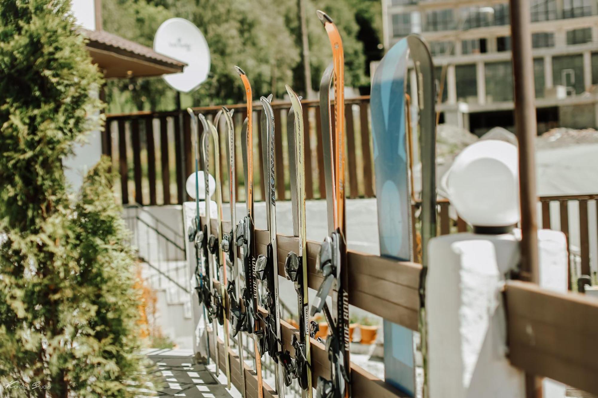 Alpine Lounge Boutique Hotel Kazbegi Eksteriør bilde