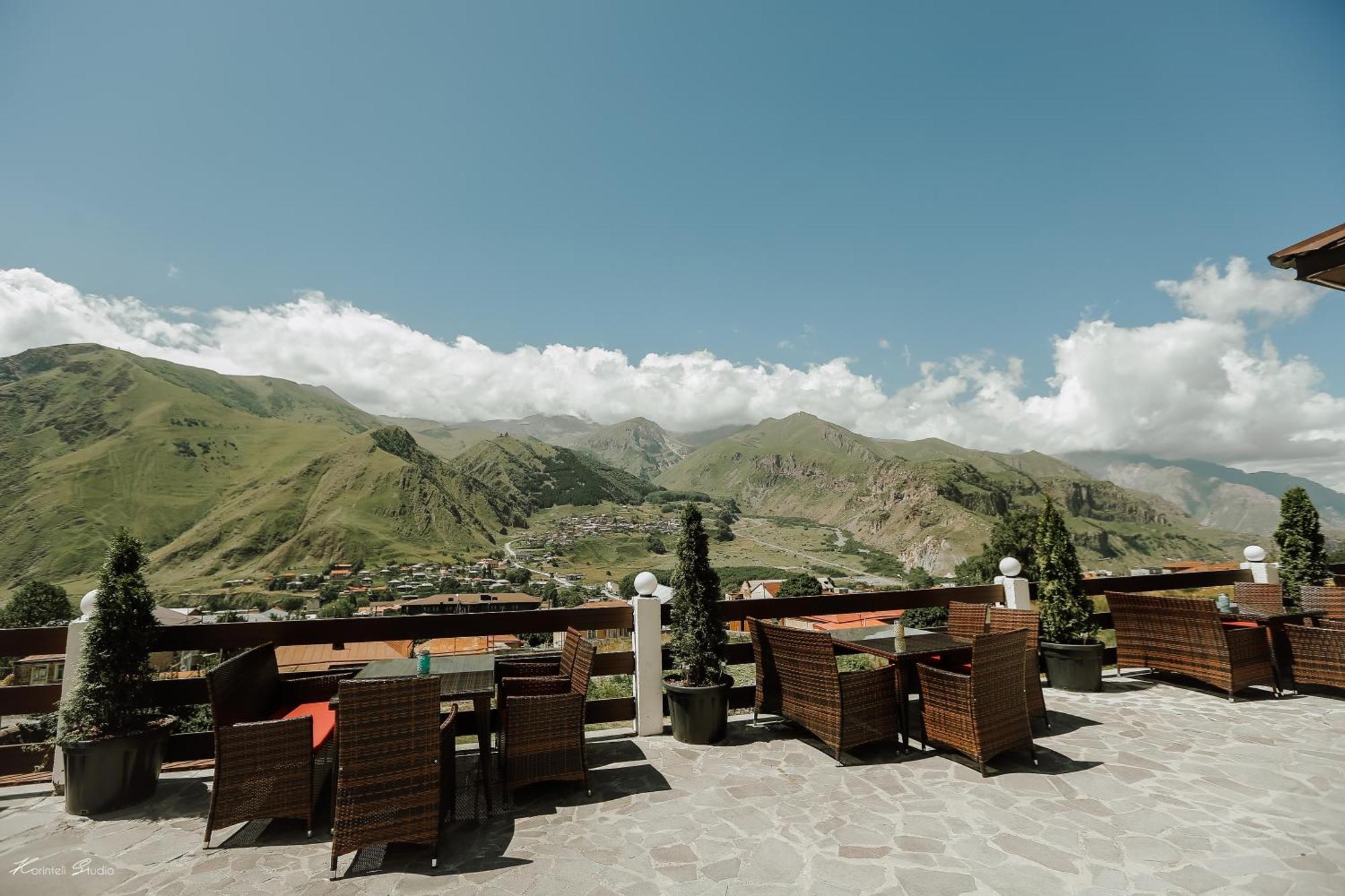 Alpine Lounge Boutique Hotel Kazbegi Eksteriør bilde