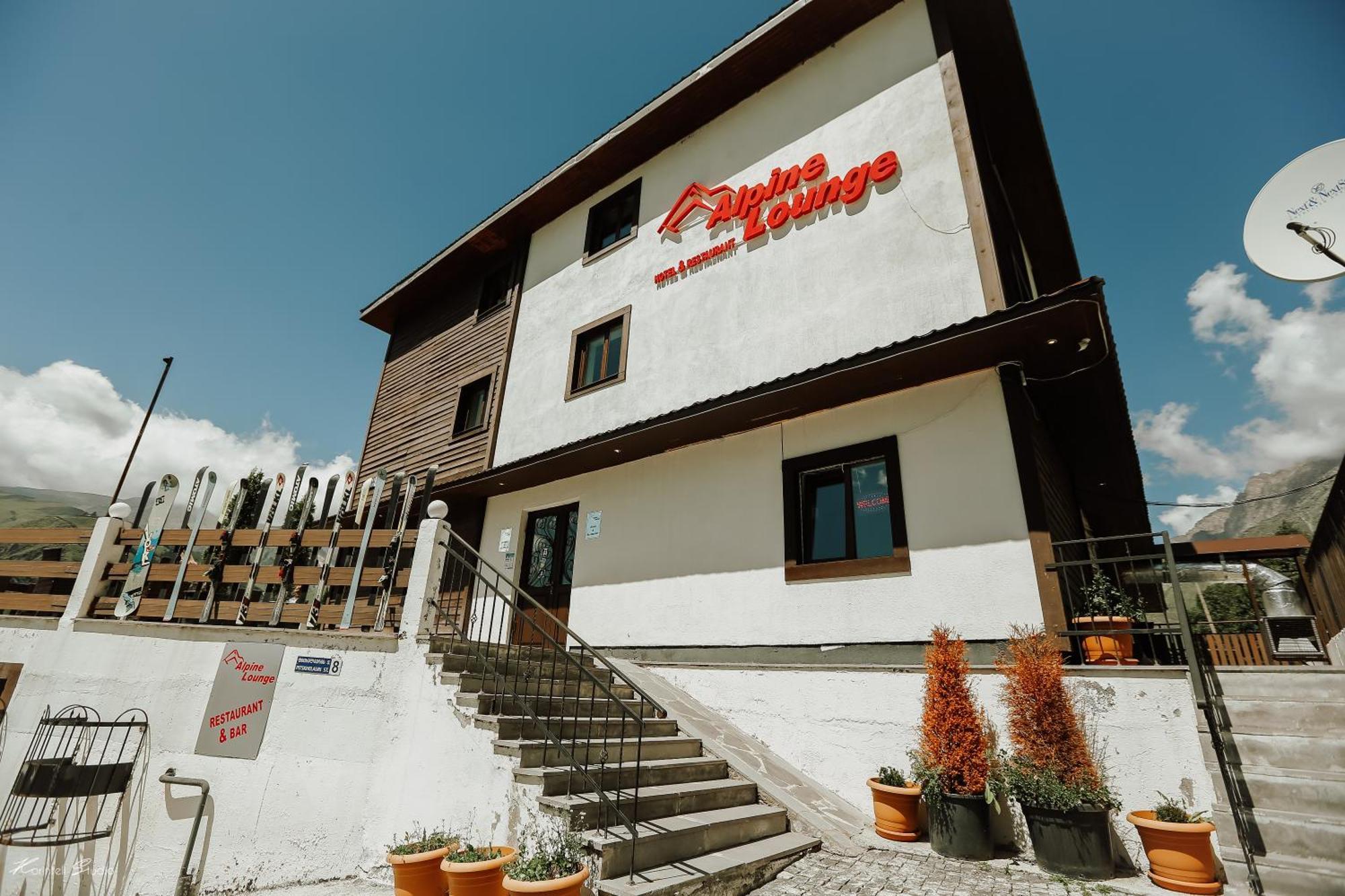 Alpine Lounge Boutique Hotel Kazbegi Eksteriør bilde