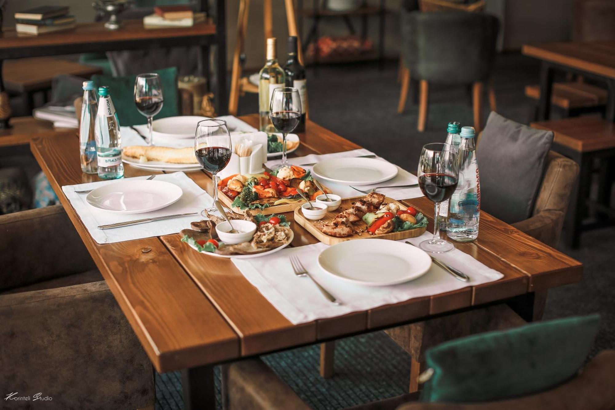 Alpine Lounge Boutique Hotel Kazbegi Eksteriør bilde