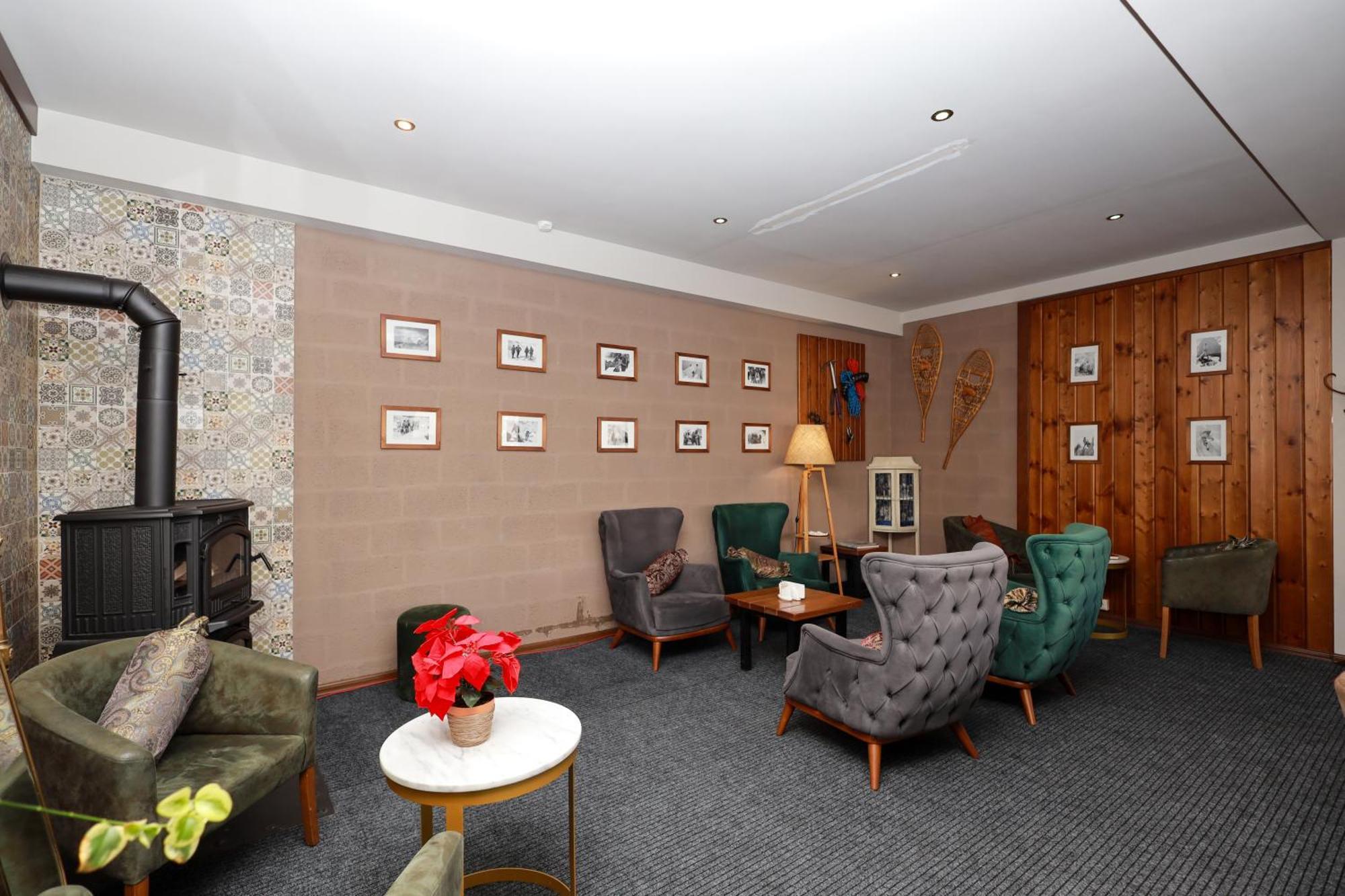 Alpine Lounge Boutique Hotel Kazbegi Eksteriør bilde