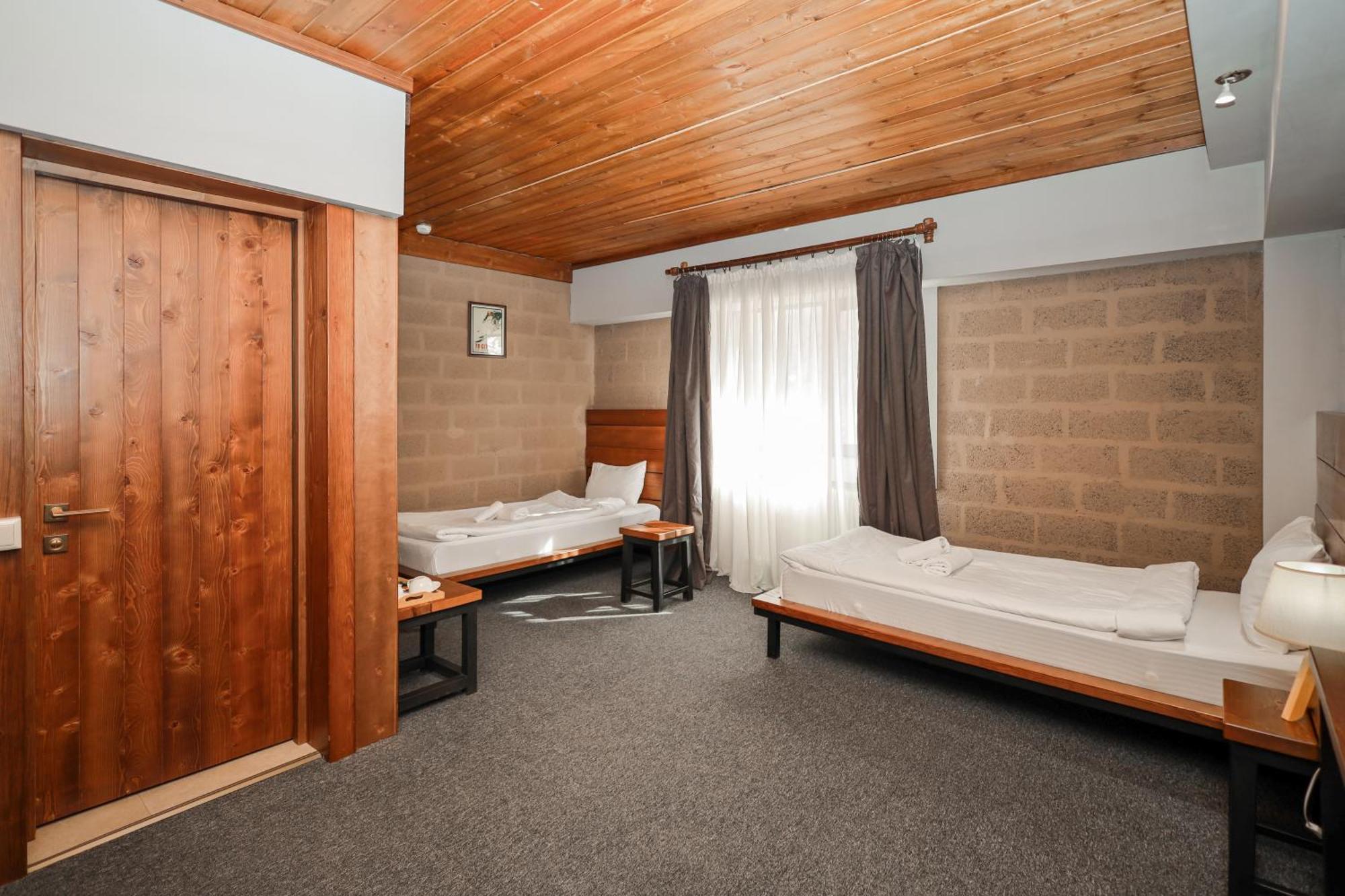 Alpine Lounge Boutique Hotel Kazbegi Eksteriør bilde