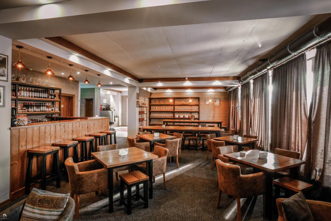 Alpine Lounge Boutique Hotel Kazbegi Eksteriør bilde